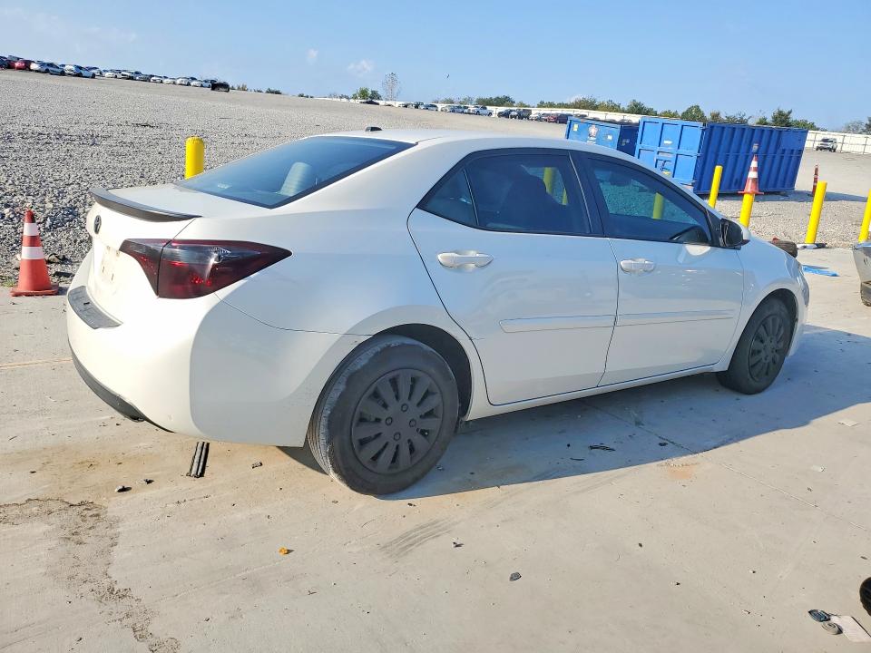 Снимка 3 от търг – 2016 TOYOTA COROLLA с VIN 5YFBPRHE6GP385881