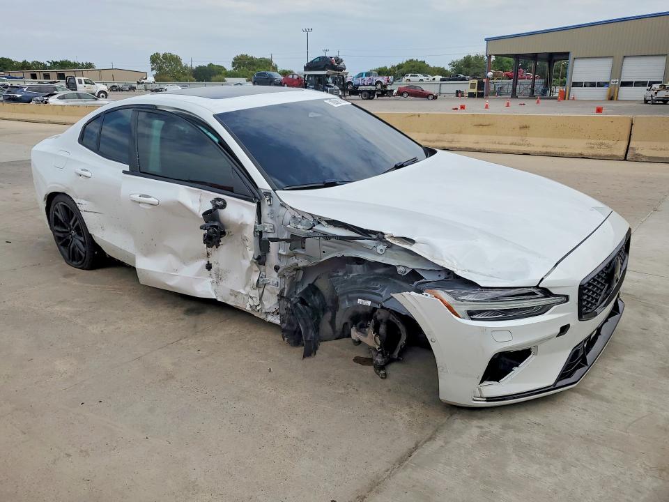 Foto 4 de la subasta – 2024 VOLVO S60 con VIN 7JRL12TH7RG284773