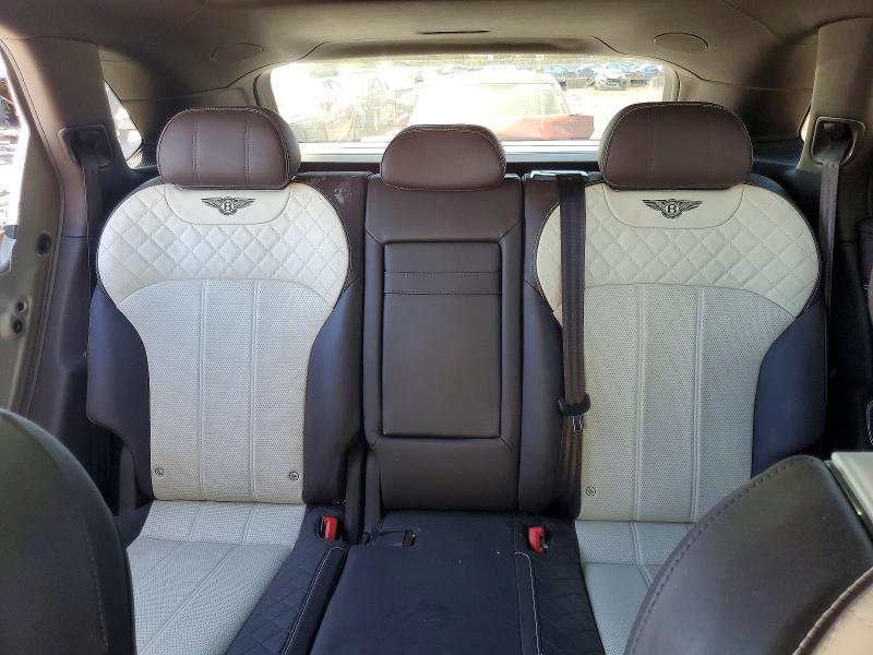 Photo 10 from auction – 2018 BENTLEY BENTAYGA with VIN SJAAC2ZV3JC017849