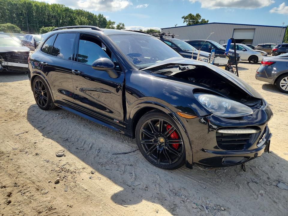 Photo 4 from auction – 2014 PORSCHE CAYENNE with VIN WP1AD2A23ELA73548