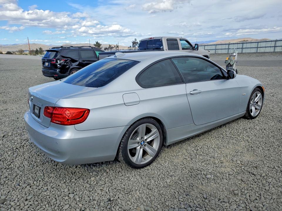 Photo 3 from auction – 2011 BMW 328 with VIN WBAKE5C58BE574153