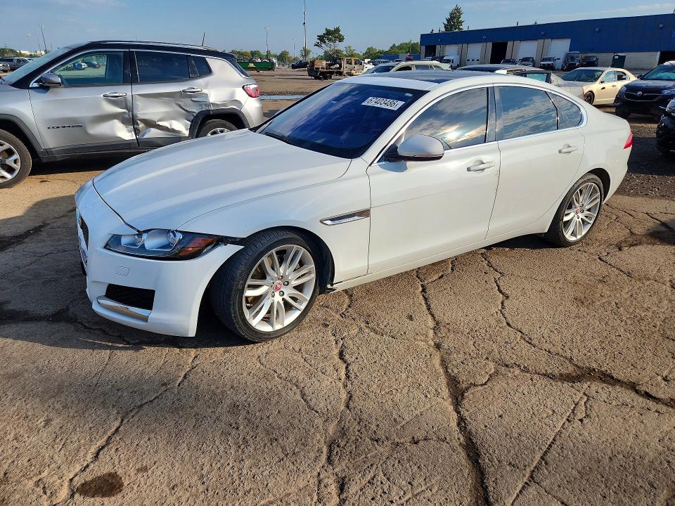JAGUAR XF 2016 con VIN SAJBK4BV3GCY12003 - Foto de la subasta