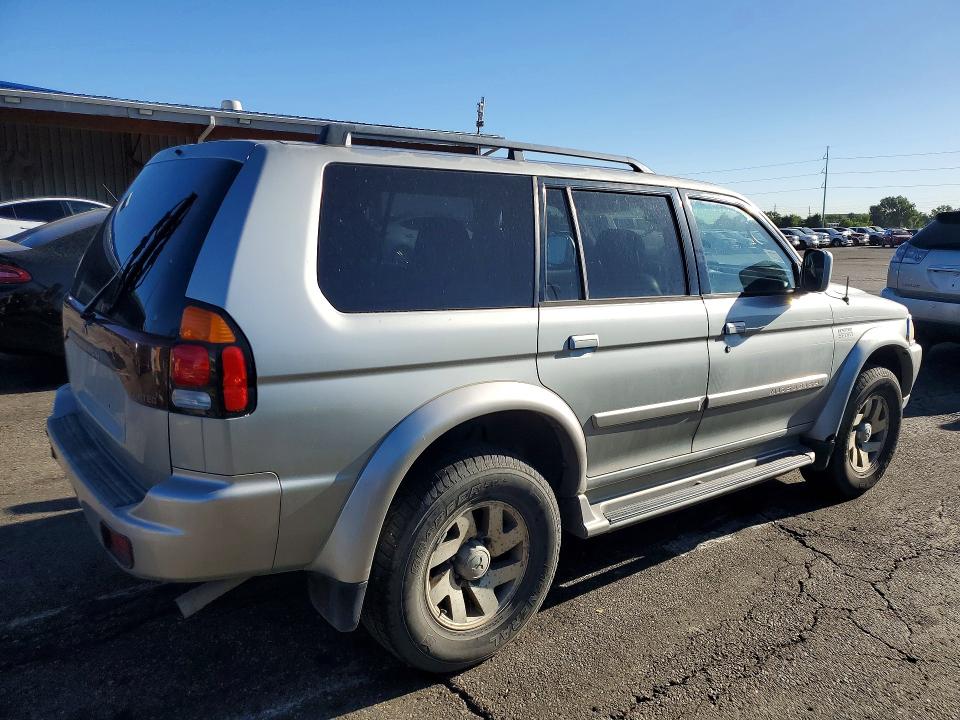 Zdjęcie 3 z aukcji – 2001 MITSUBISHI MONTERO z VIN JA4MT41R71P007429