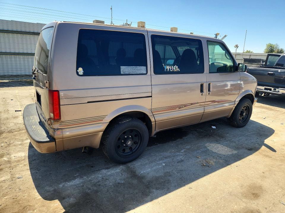 Photo 3 from auction – 2003 CHEVROLET ASTRO with VIN 1GNEL19X53B137731