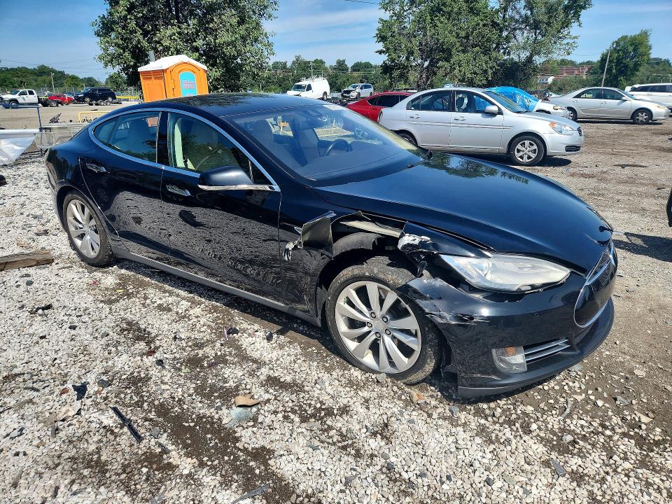 صورة رقم 4 من المزاد - 2014 TESLA MODEL S مع VIN 5YJSA1S16EFP62131