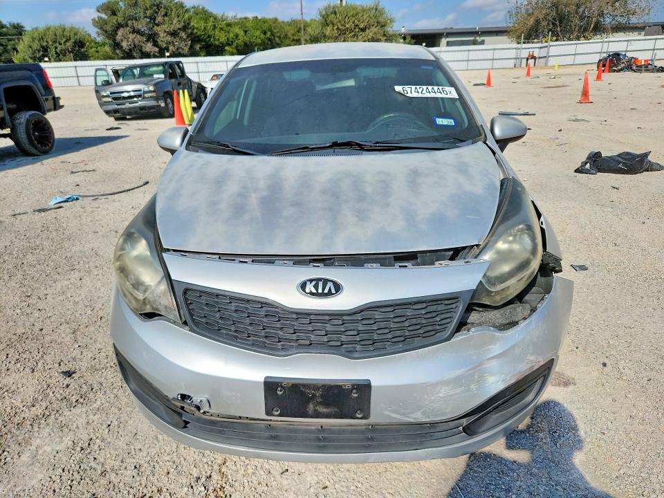 Photo 5 from auction – 2015 KIA RIO with VIN KNADM4A39F6436046