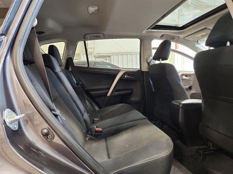 Photo 11 from auction – 2017 TOYOTA RAV4 with VIN JTMRFREV7HJ117479