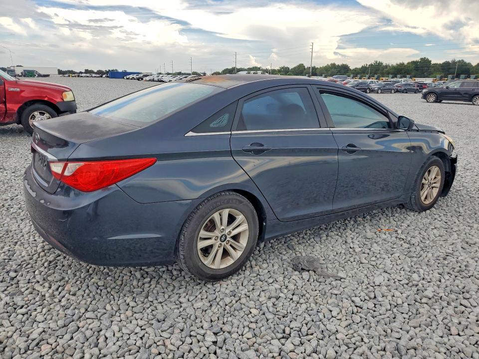 Photo 3 from auction – 2013 HYUNDAI SONATA with VIN 5NPEB4AC5DH756576