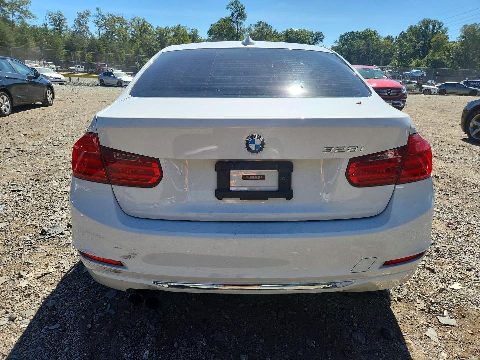 Photo 6 from auction – 2012 BMW 328 with VIN WBA3A5C5XCF342214