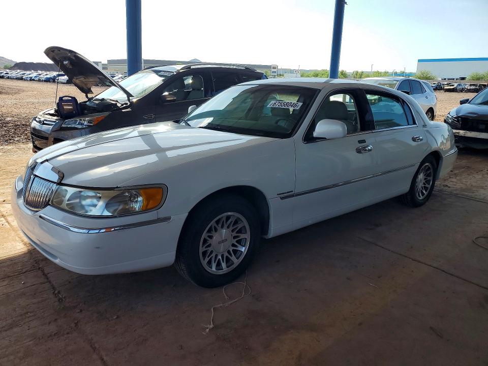 2000 LINCOLN TOWN CAR