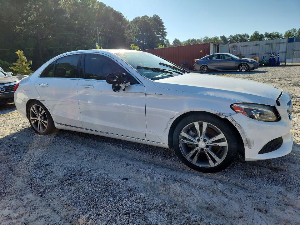 Снимка 4 от търг – 2017 MERCEDES-BENZ C с VIN WDDWF4JB2HR281201