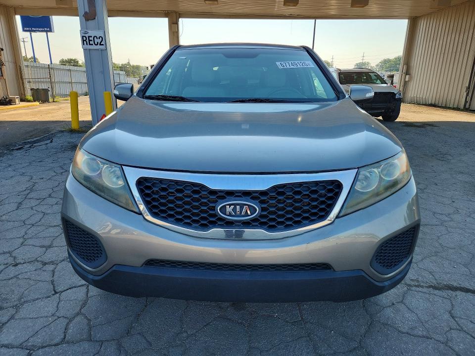 Photo 5 from auction – 2011 KIA SORENTO with VIN 5XYKT3A18BG046049