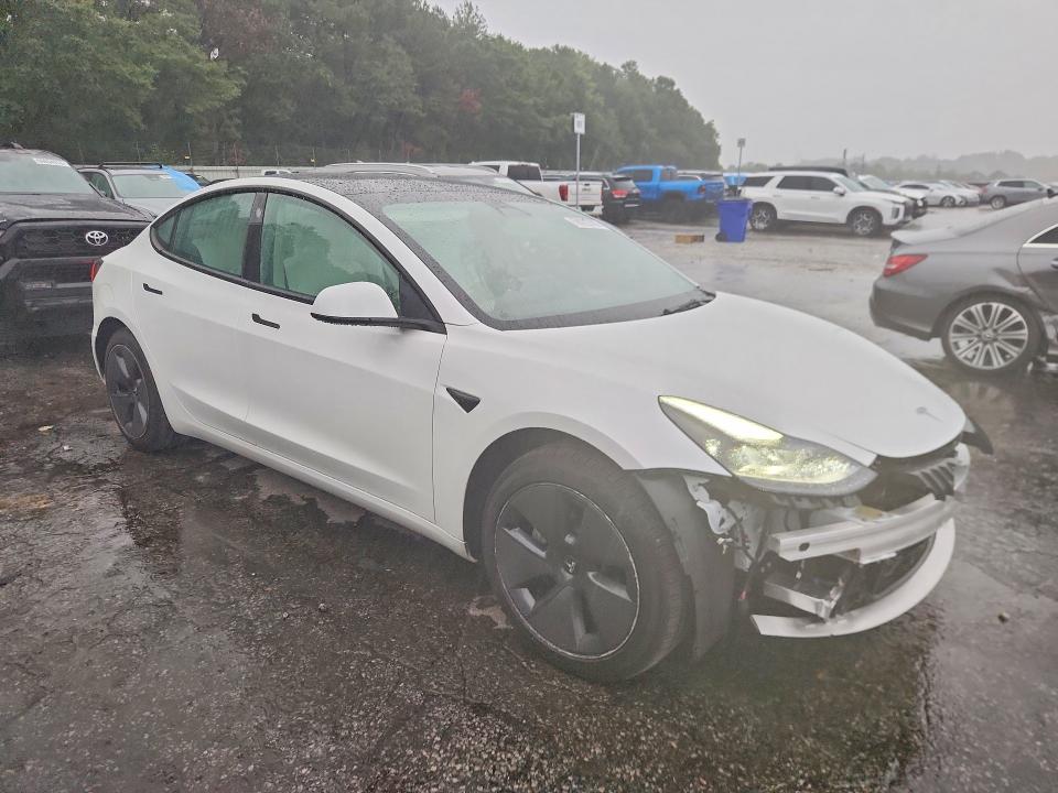 صورة رقم 4 من المزاد - 2022 TESLA MODEL 3 مع VIN 5YJ3E1EB2NF167029