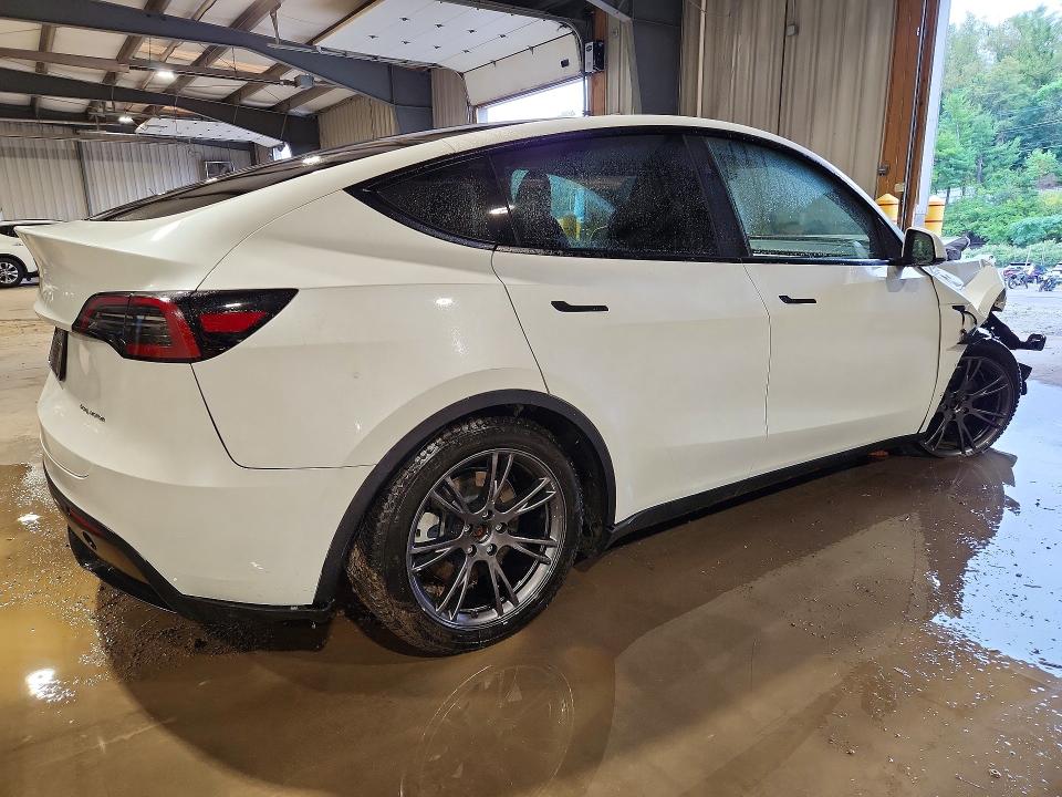 Foto 3 de la subasta – 2025 TESLA MODEL Y con VIN 7SAYGDEE1SA355564