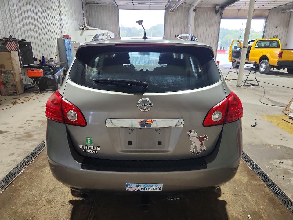 Photo 6 from auction – 2014 NISSAN ROGUE SELECT with VIN JN8AS5MT4EW618060