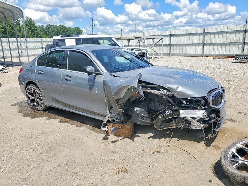 Zdjęcie 4 z aukcji – 2025 BMW 330I z VIN 3MW89CW04S8F82661