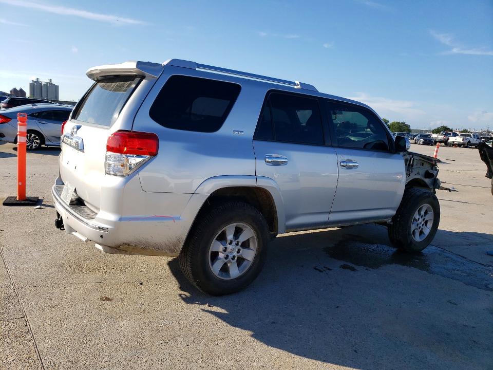 Photo 3 from auction – 2011 TOYOTA 4RUNNER with VIN JTEZU5JRXB5031148