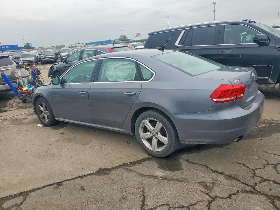 Photo 2 from auction – 2014 VOLKSWAGEN PASSAT with VIN 1VWAT7A34EC027668
