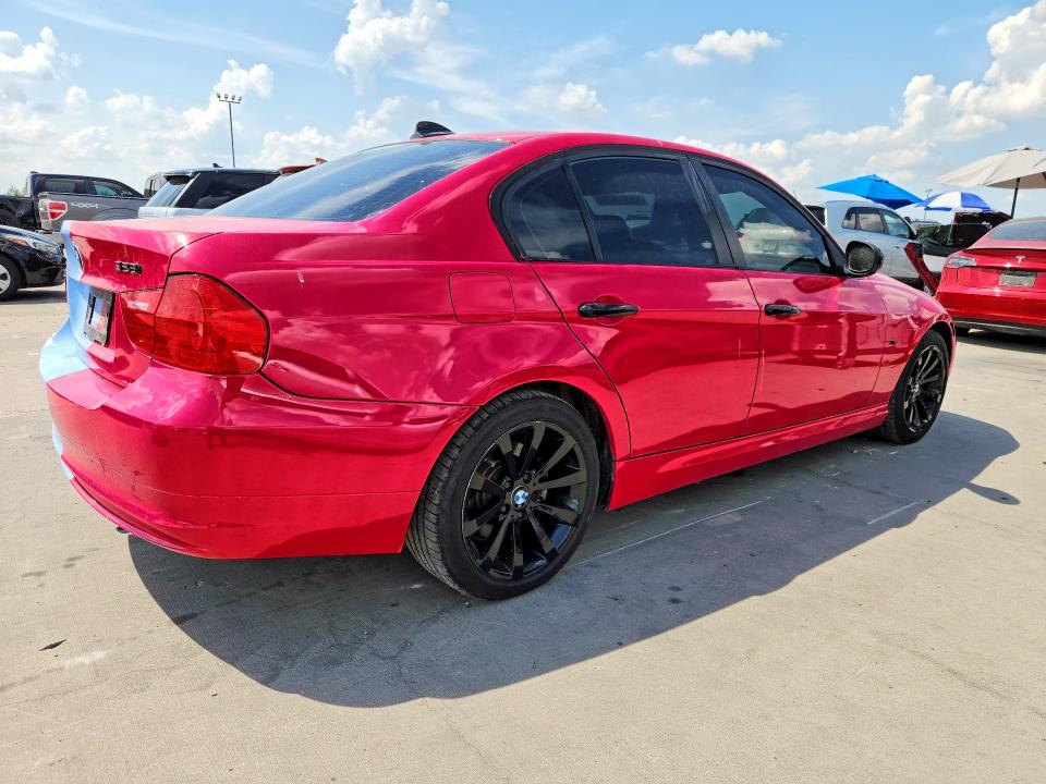 Foto 3 de la subasta – 2011 BMW 328 con VIN WBAPH5G58BNM80118