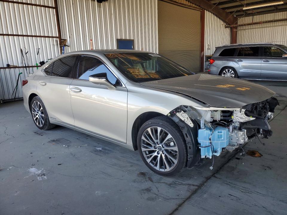 Photo 4 from auction – 2019 LEXUS ES with VIN JTHB21B12K2023574