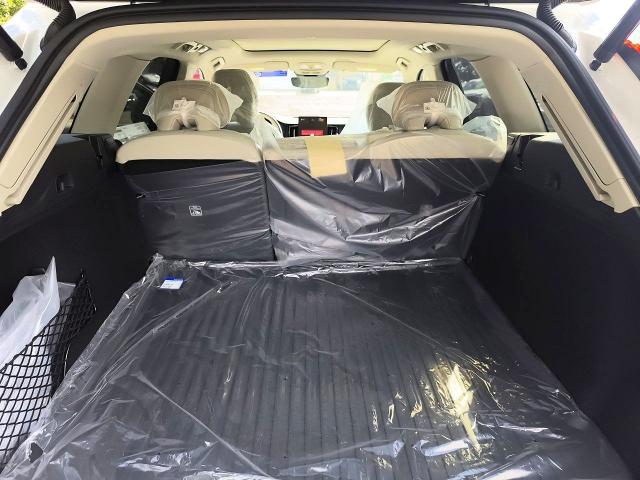 Photo 15 from auction – 2026 VOLVO XC60 with VIN YV4M12RM7T1491453