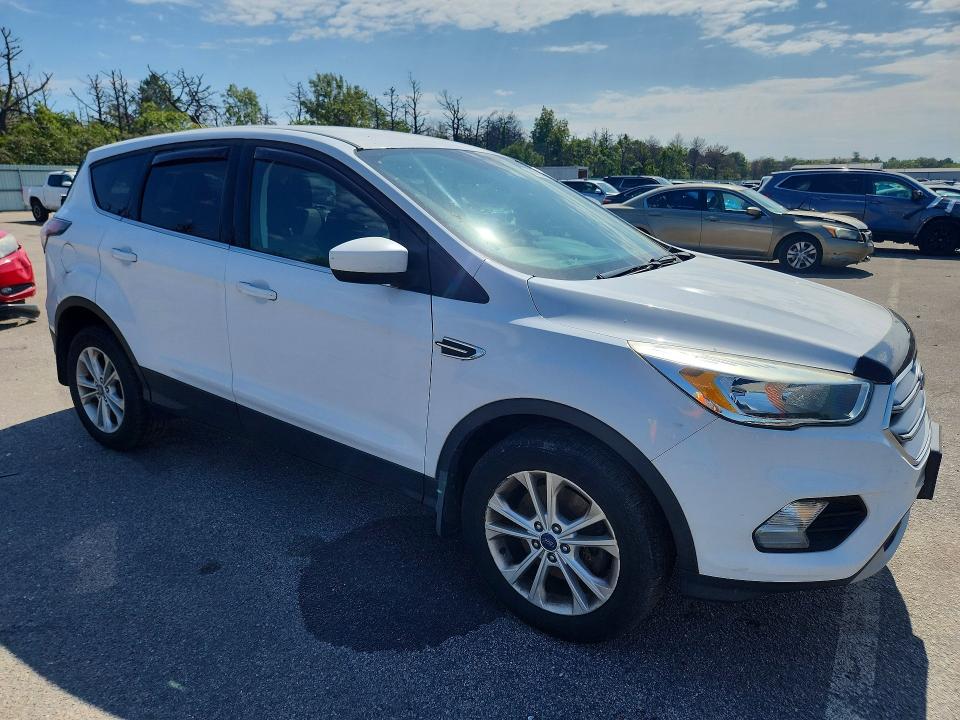 Photo 4 from auction – 2017 FORD ESCAPE with VIN 1FMCU9GD2HUA21236
