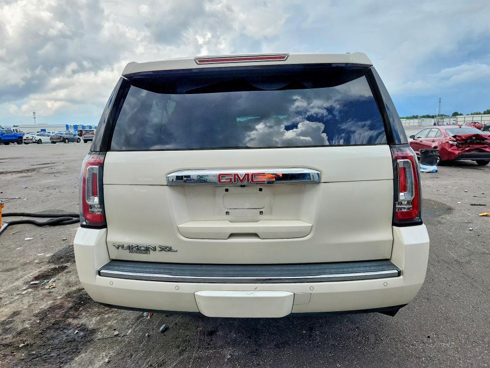 Photo 6 from auction – 2015 GMC YUKON XL with VIN 1GKS2JKJ4FR648982
