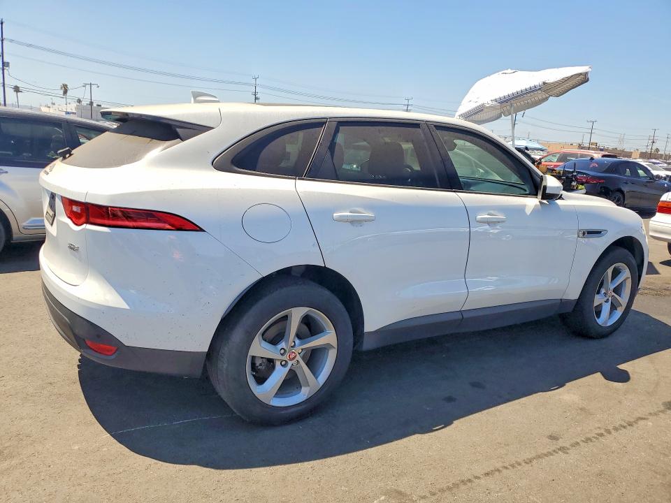 Photo 3 from auction – 2017 JAGUAR F-PACE with VIN SADCJ2BNXHA093456