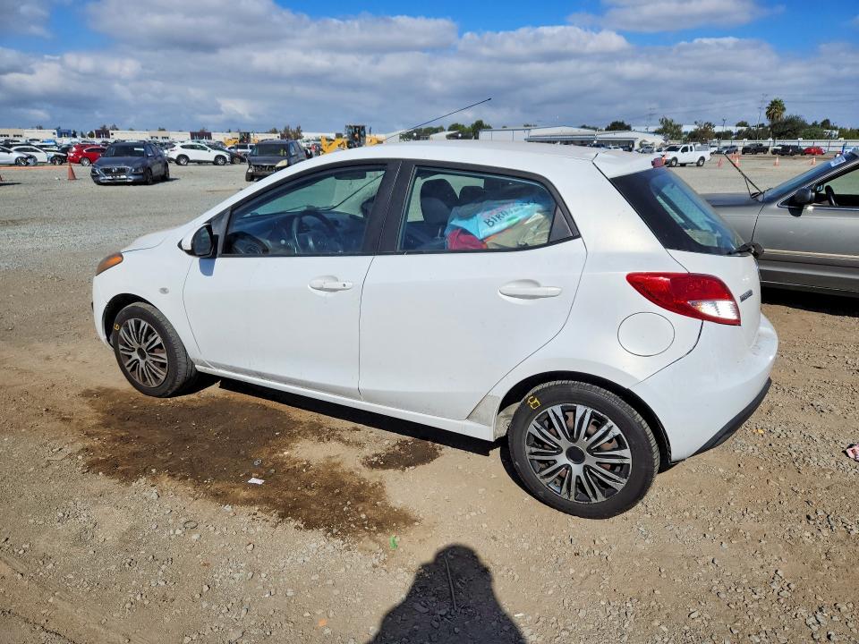 Фото 2 с аукциона – 2013 MAZDA MAZDA2 с VIN JM1DE1KZ4D0156164