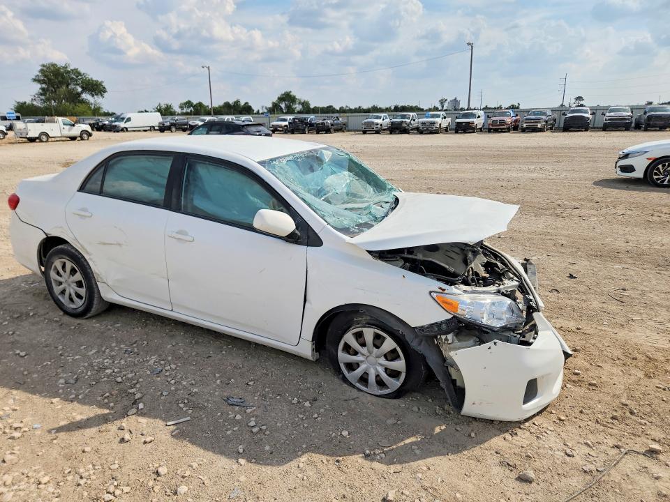 Снимка 4 от търг – 2011 TOYOTA COROLLA с VIN JTDBU4EE5B9150208