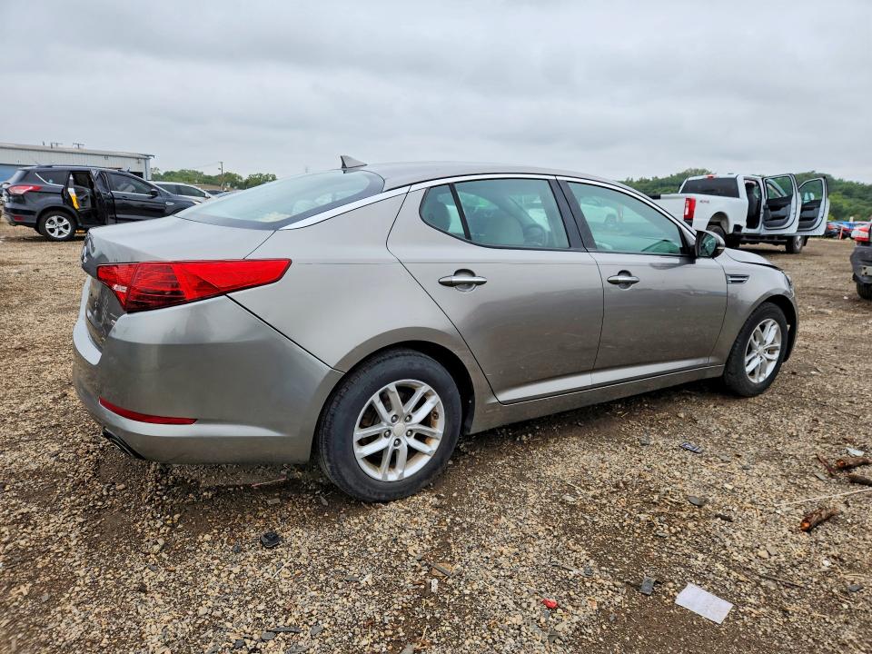 Foto 3 de la subasta – 2013 KIA OPTIMA con VIN 5XXGM4A76DG096064