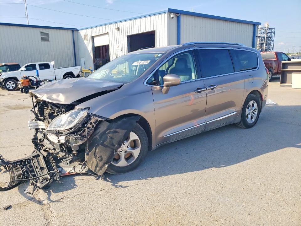 CHRYSLER PACIFICA 2017 с VIN 2C4RC1EG2HR537187 - Фото с аукциона