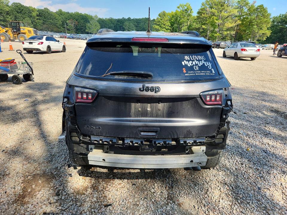 Photo 6 from auction – 2018 JEEP COMPASS with VIN 3C4NJDBB6JT304155
