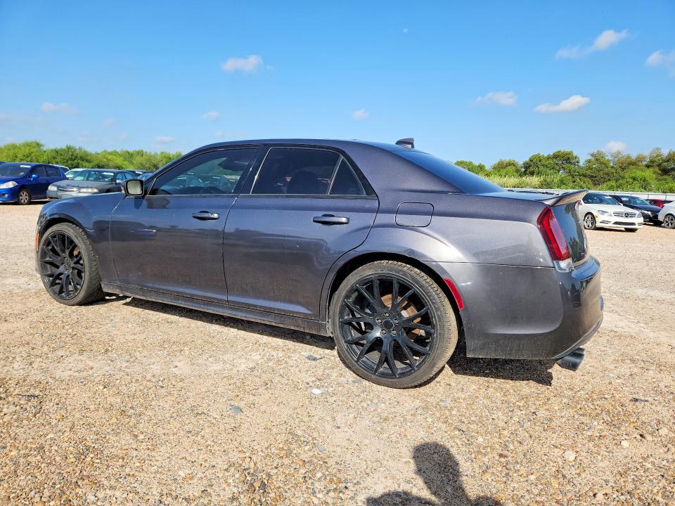 Photo 2 from auction – 2018 CHRYSLER 300 with VIN 2C3CCABG3JH267011