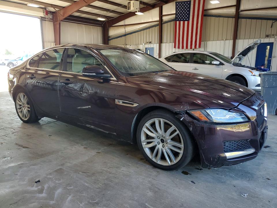 Photo 4 from auction – 2017 JAGUAR XF with VIN SAJBK4BV7HCY47922
