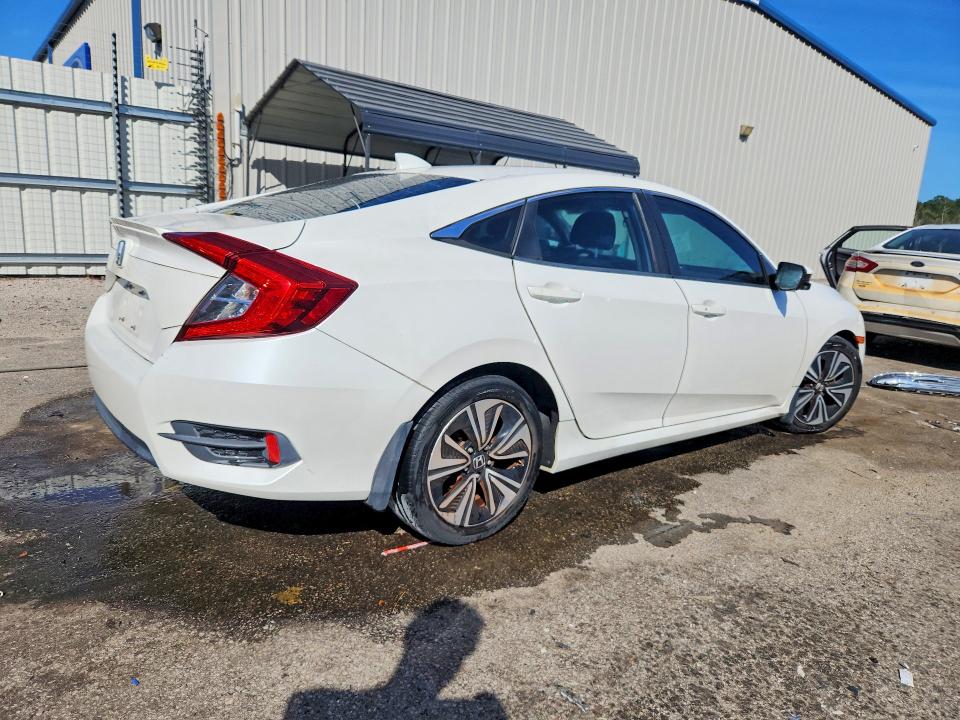 Photo 3 from auction – 2016 HONDA CIVIC with VIN 19XFC1F3XGE042217