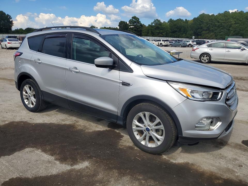 صورة رقم 4 من المزاد - 2018 FORD ESCAPE مع VIN 1FMCU0GD8JUB74916
