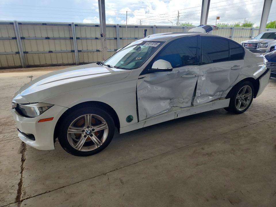 BMW 328 2015 с VIN WBA3A5C54FF607780 - Снимка от търг