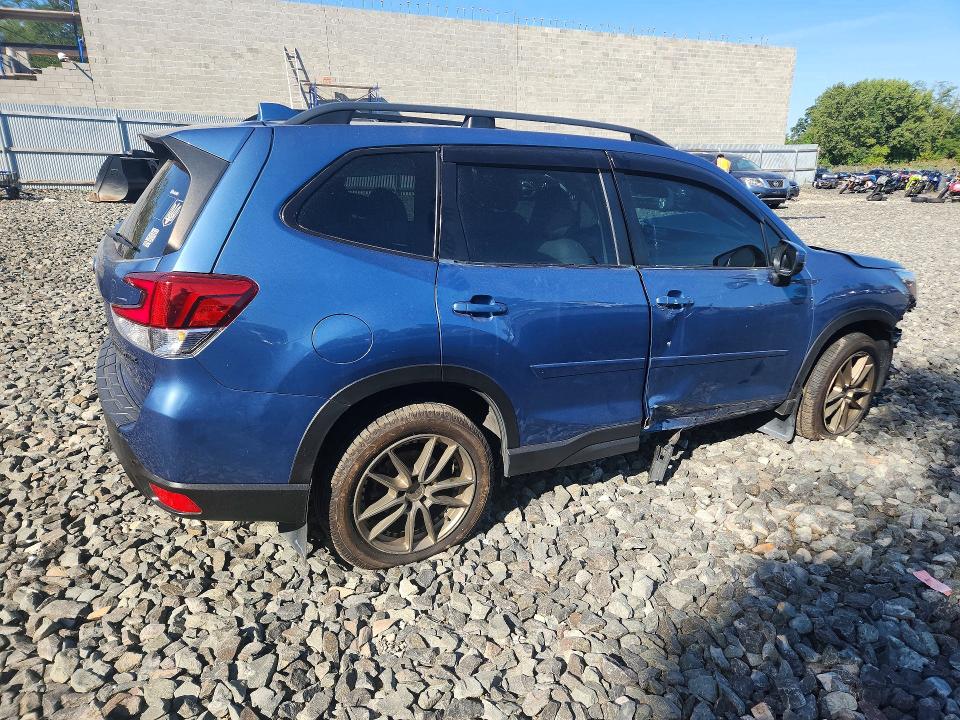 Photo 3 from auction – 2019 SUBARU FORESTER with VIN JF2SKAUC4KH568139