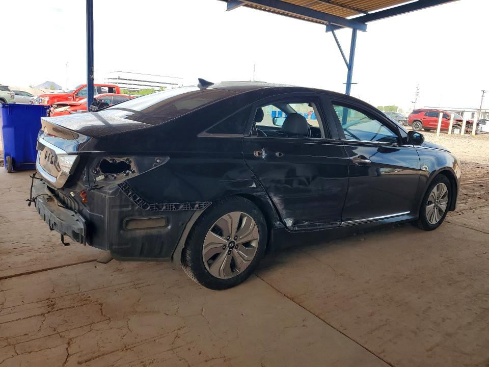 Photo 3 from auction – 2014 HYUNDAI SONATA with VIN KMHEC4A44EA104249