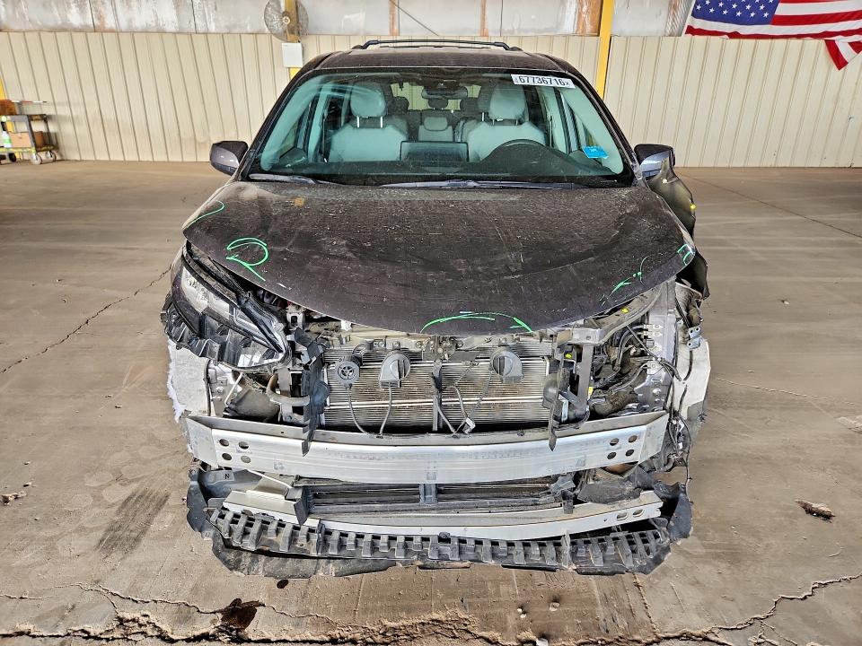 Photo 5 from auction – 2021 TOYOTA SIENNA with VIN 5TDKRKEC2MS053637