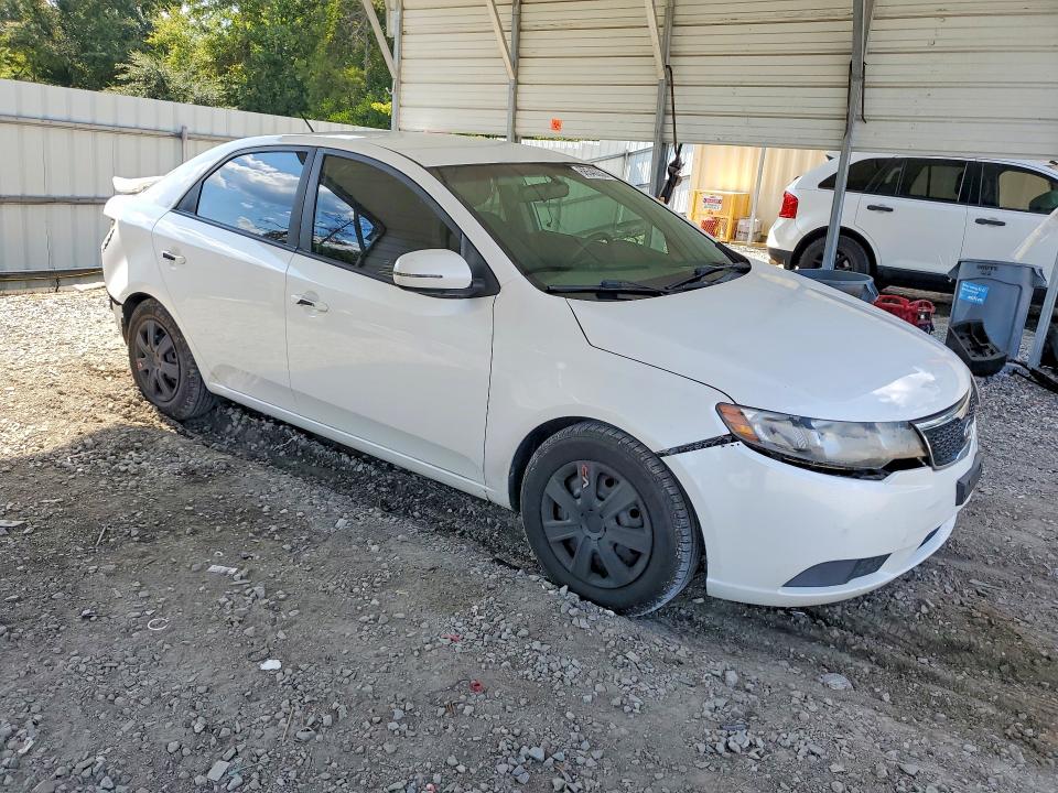 Photo 4 from auction – 2013 KIA FORTE with VIN KNAFU4A26D5738400
