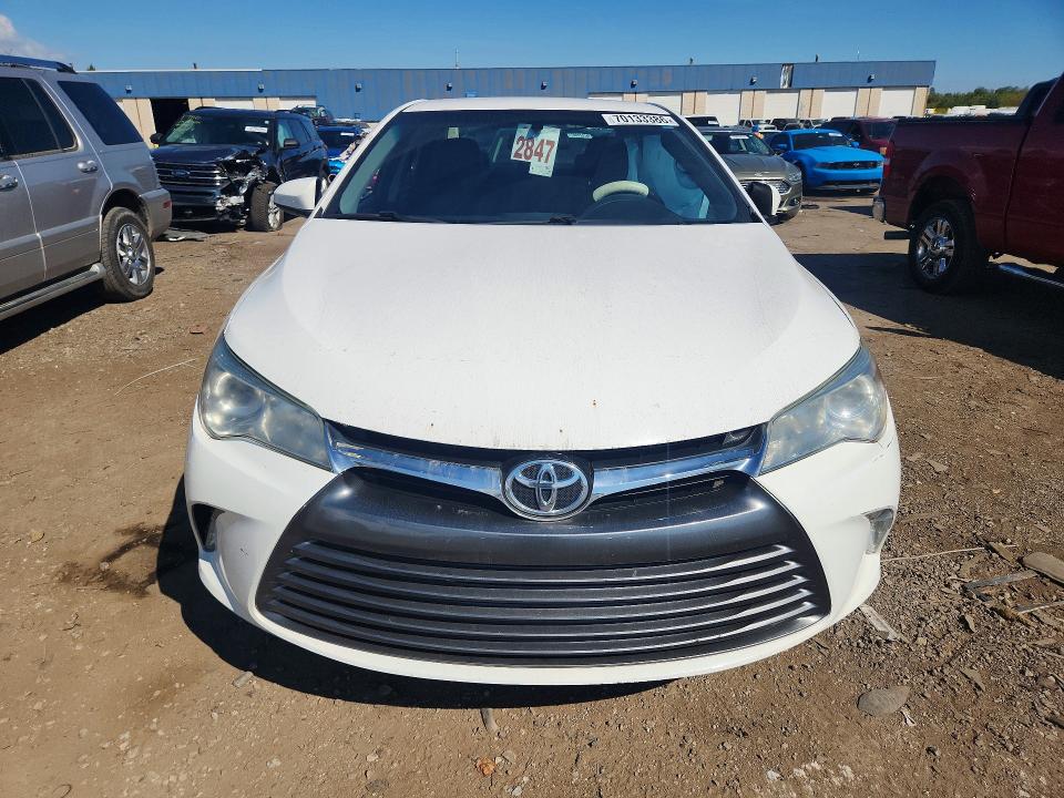 Снимка 5 от търг – 2016 TOYOTA CAMRY с VIN 4T4BF1FK4GR575289