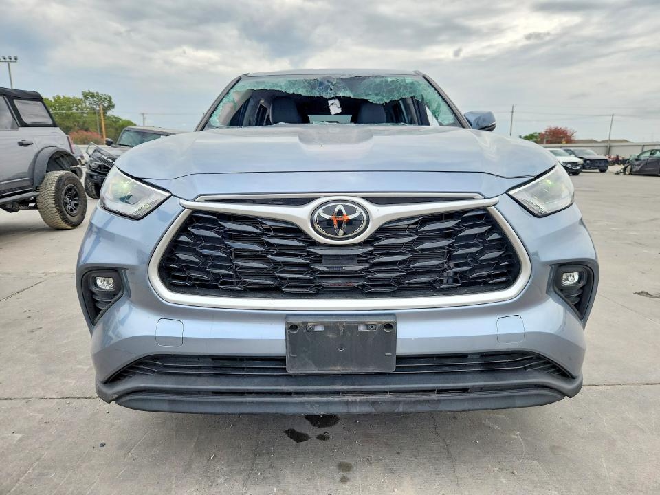 Photo 5 from auction – 2022 TOYOTA HIGHLANDER with VIN 5TDZZRAHXNS132127
