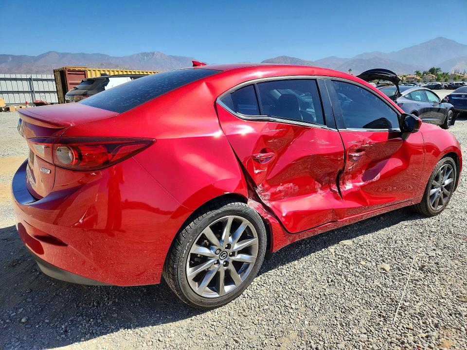 Photo 3 from auction – 2018 MAZDA 3 with VIN 3MZBN1V32JM256428