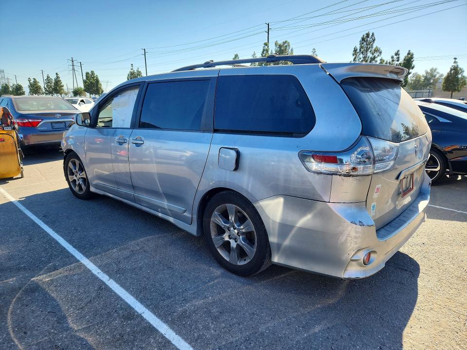 Photo 2 from auction – 2011 TOYOTA SIENNA with VIN 5TDXK3DC4BS166567