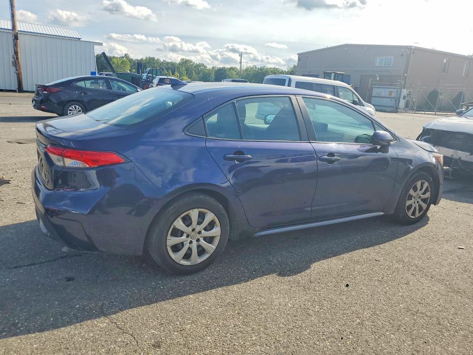 Photo 3 from auction – 2022 TOYOTA COROLLA with VIN 5YFEPMAE0NP318877