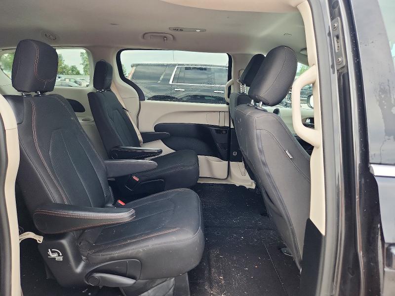 Foto 11 de la subasta – 2017 CHRYSLER PACIFICA con VIN 2C4RC1CG6HR598027