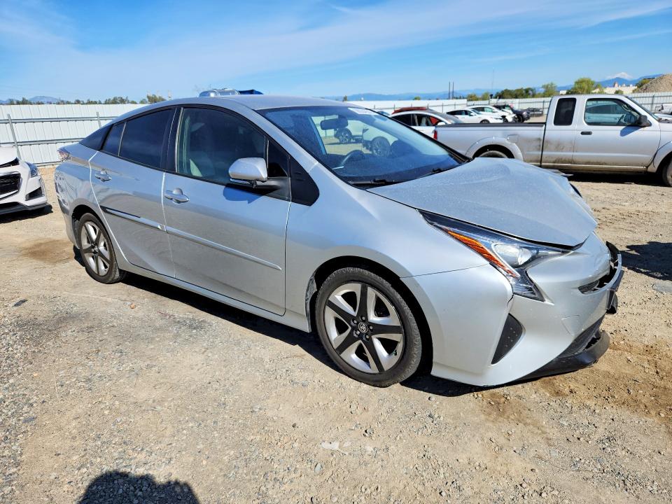 Photo 4 from auction – 2016 TOYOTA PRIUS with VIN JTDKBRFU8G3014187
