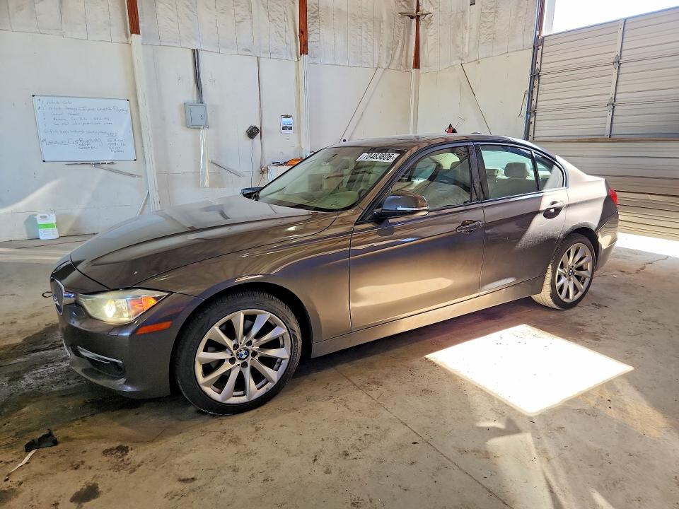 BMW 328 2013 z numerem VIN WBA3B3C5XDJ810121 - Zdjęcie z aukcji